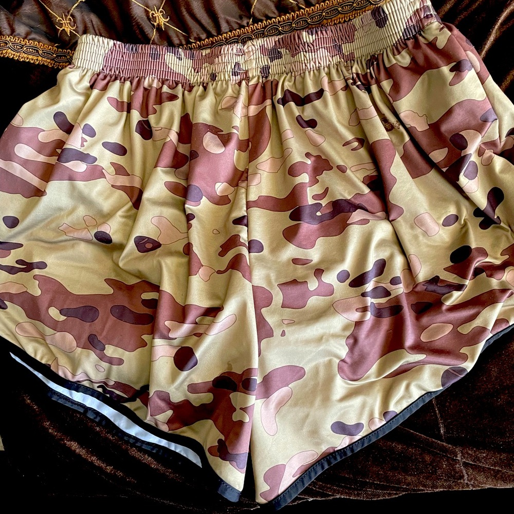 Silkies in size small by Savage Tacticians. With liner.